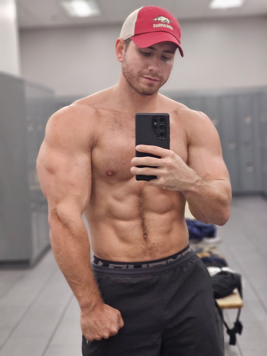 DerrickHenryFit tweet media