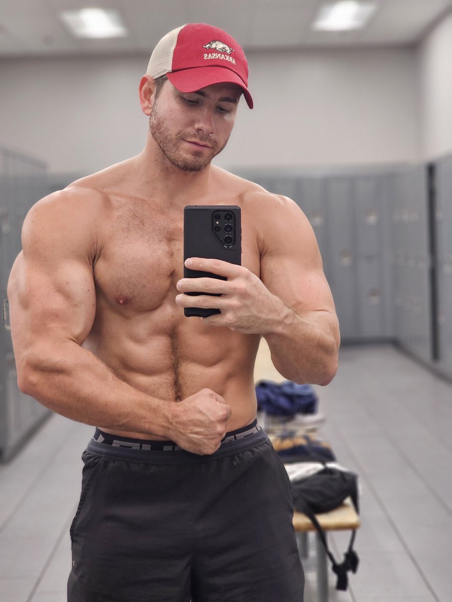 DerrickHenryFit tweet media