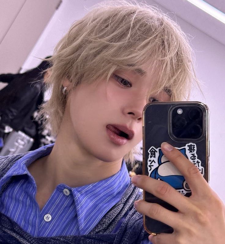 xxiqqr🧃 tweet media