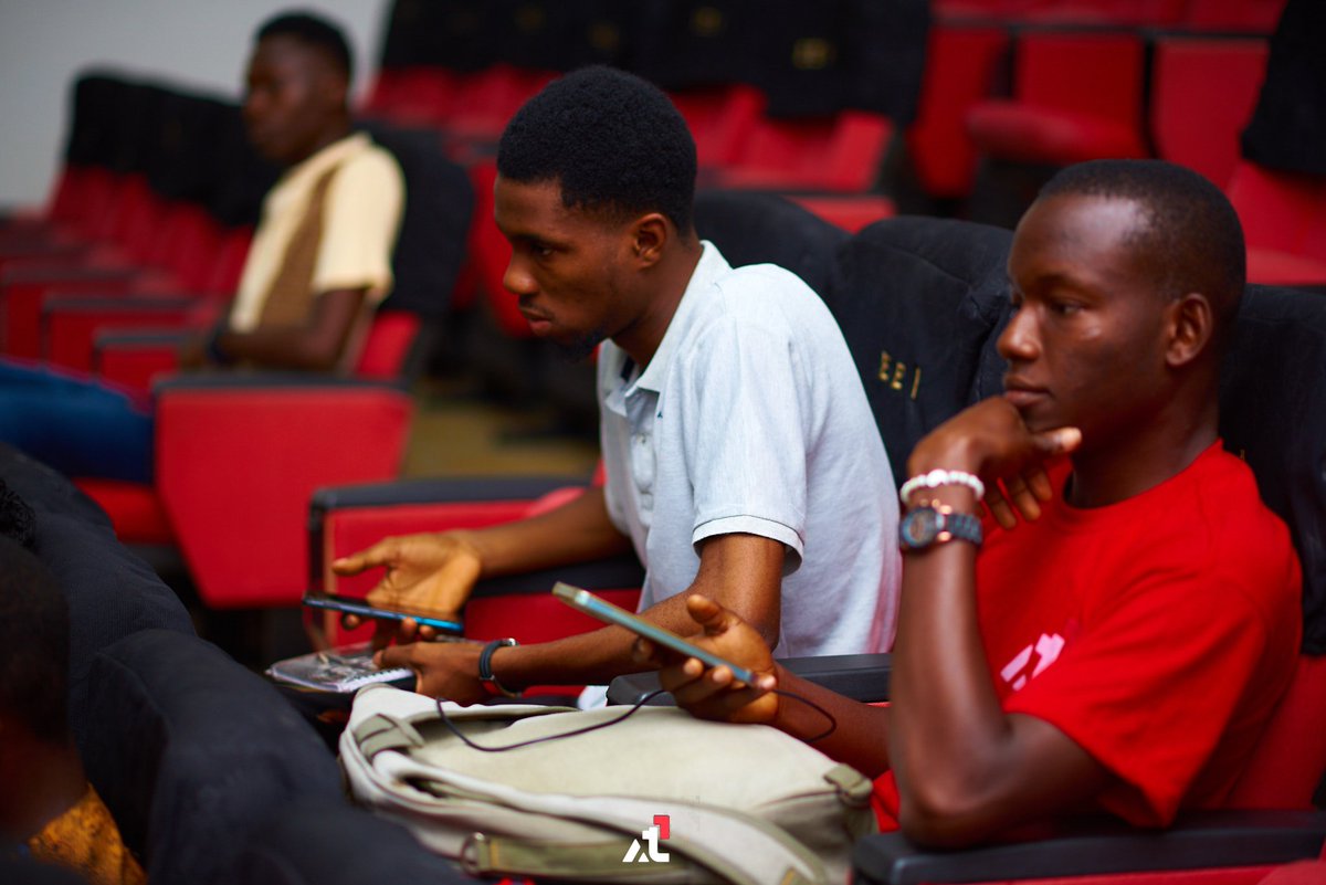 Beloved 💙📕🔆🔺 tweet media