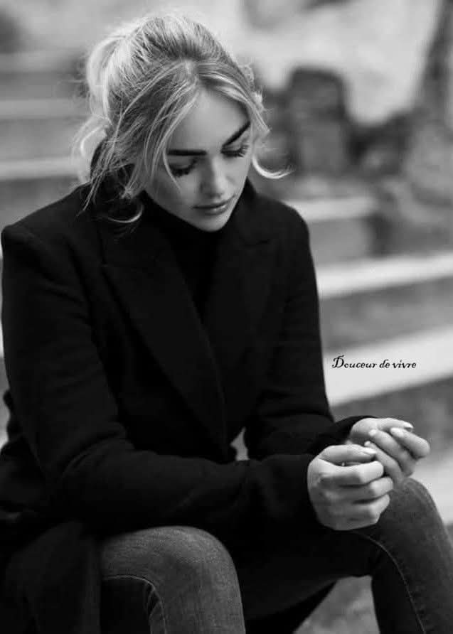 "Il y a souvent plus de choses naufragées au fond d'une âme qu'au fond de la mer." 

Victor Hugo