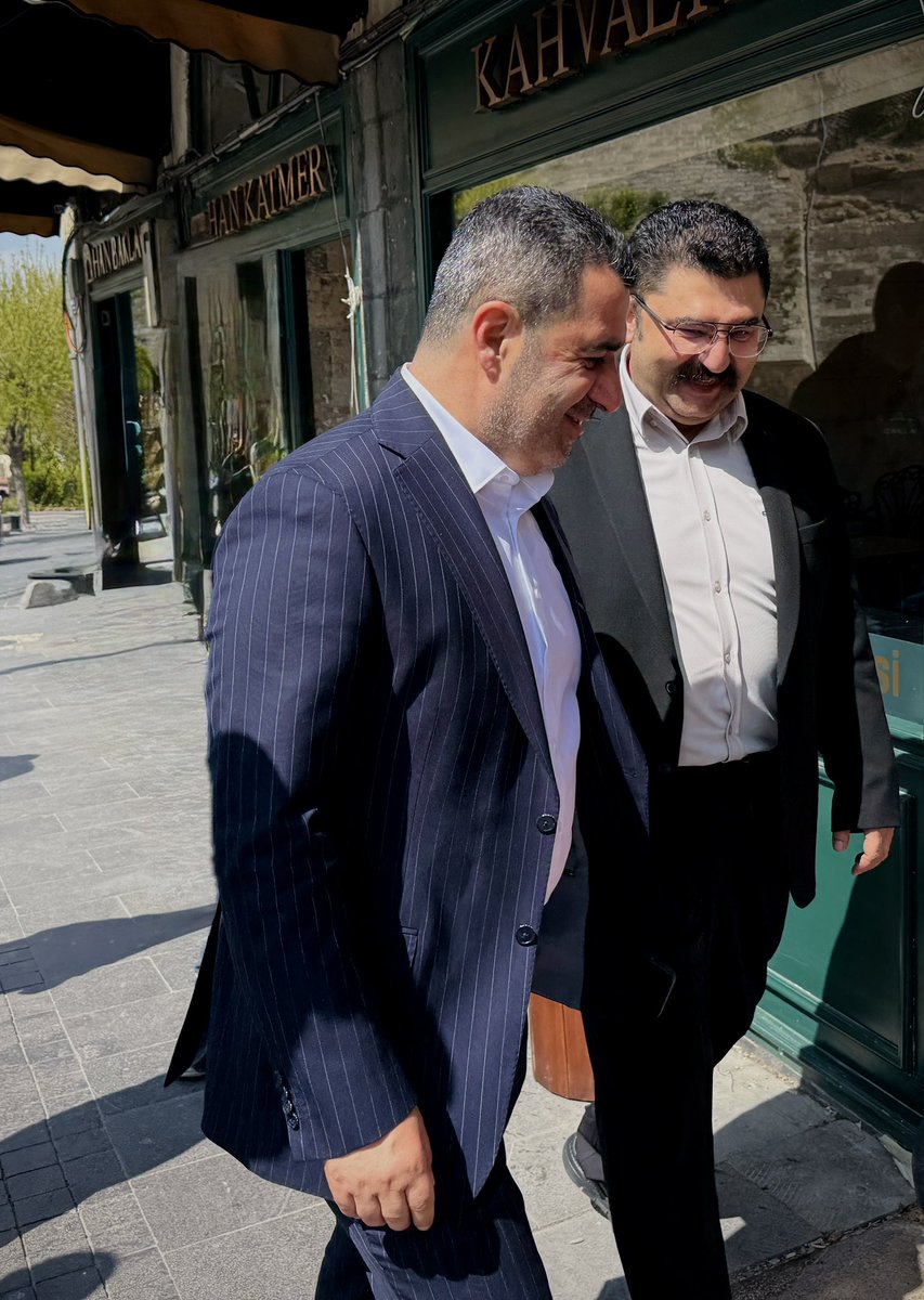 srbtcmrtsrbtc's tweet photo. Ak Parti Gaziantep Milletvekilimiz Sayın Bünyamin Bozgeyik’i iş yerimizde ağırladık. Nazik ziyaretleri, aile büyüklerimizle olan içten kucaklaşmaları ve değerli paylaşımları için teşekkür ediyor, Gönül bağımızın, birlik ve beraberliğimizin daim olmasını diliyorum.
@Akparti 
@BBozgeyik_27
