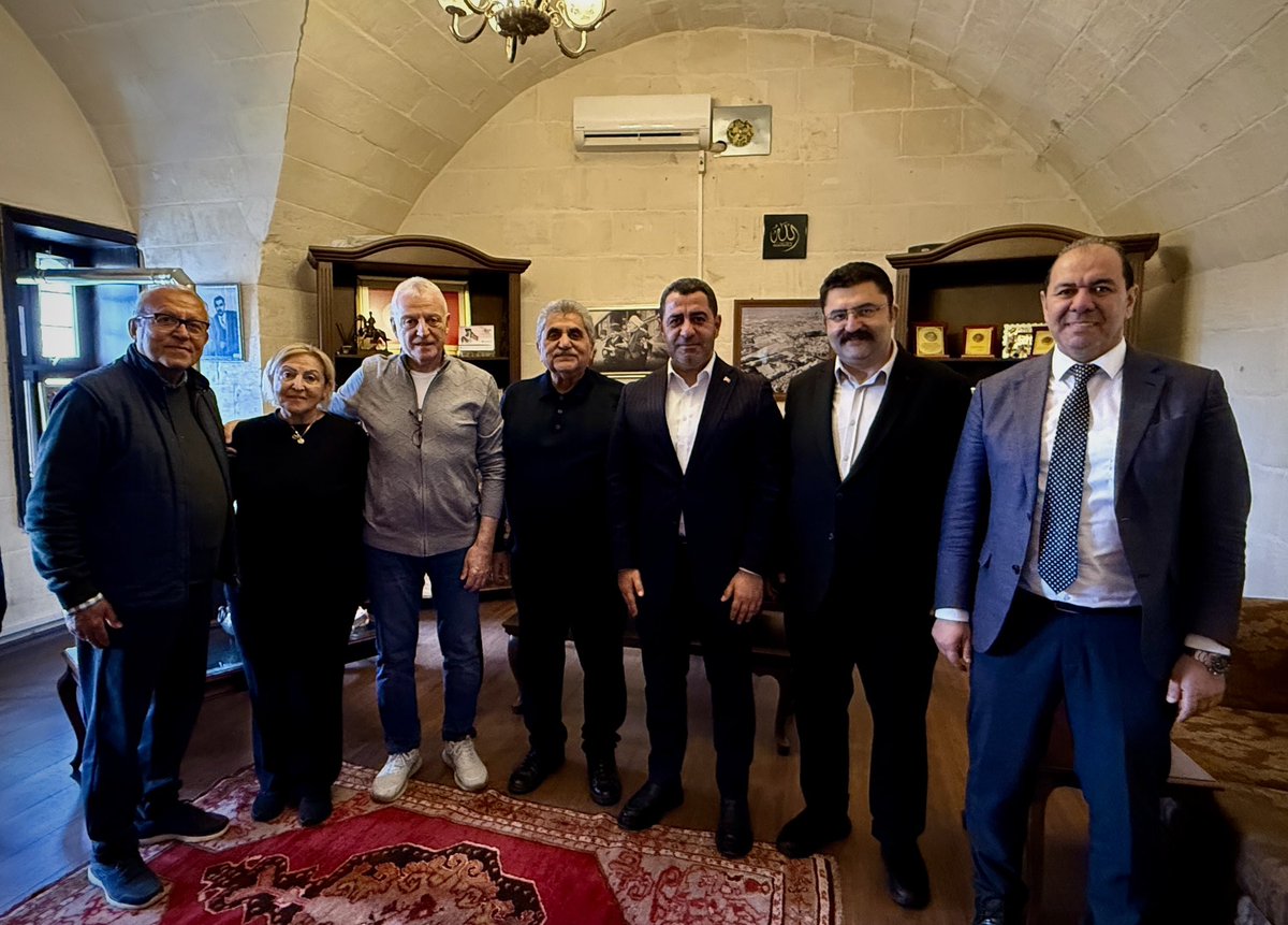 srbtcmrtsrbtc's tweet photo. Ak Parti Gaziantep Milletvekilimiz Sayın Bünyamin Bozgeyik’i iş yerimizde ağırladık. Nazik ziyaretleri, aile büyüklerimizle olan içten kucaklaşmaları ve değerli paylaşımları için teşekkür ediyor, Gönül bağımızın, birlik ve beraberliğimizin daim olmasını diliyorum.
@Akparti 
@BBozgeyik_27