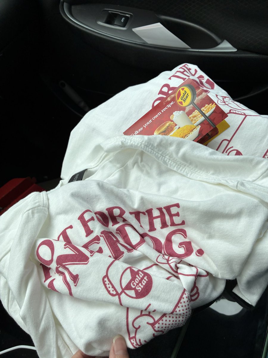 ItsJustTor's tweet photo. Let’s go back to the day I went on a scavenger hunt and won! @goldstarchili #CincinnatiChili https://t.co/gXhx9kV9y7