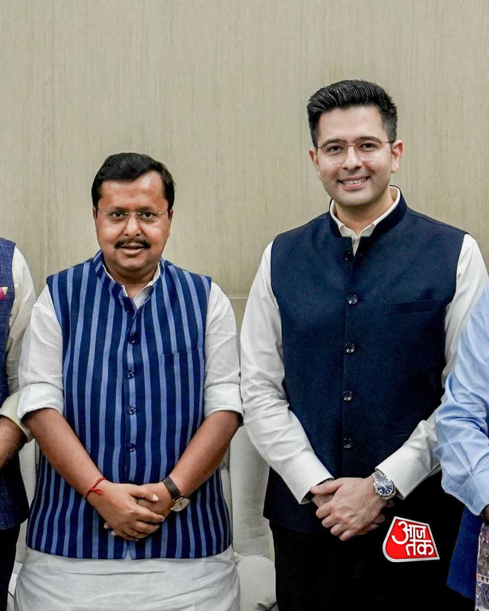 aajtak's tweet image. जब बीजेपी राष्ट्रीय अध्यक्ष नितिन नबीन ने नई दिल्ली स्थित पार्टी मुख्यालय में राज्यसभा सांसद राघव चड्ढा, संदीप पाठक और अशोक मित्तल से मुलाकात की, देखिए तस्वीरें

#NitinNabin #BJP #RajyaSabha #RaghavChadha #SandeepPathak #AshokMittal #ATPhotoBlog #AajTakSocial