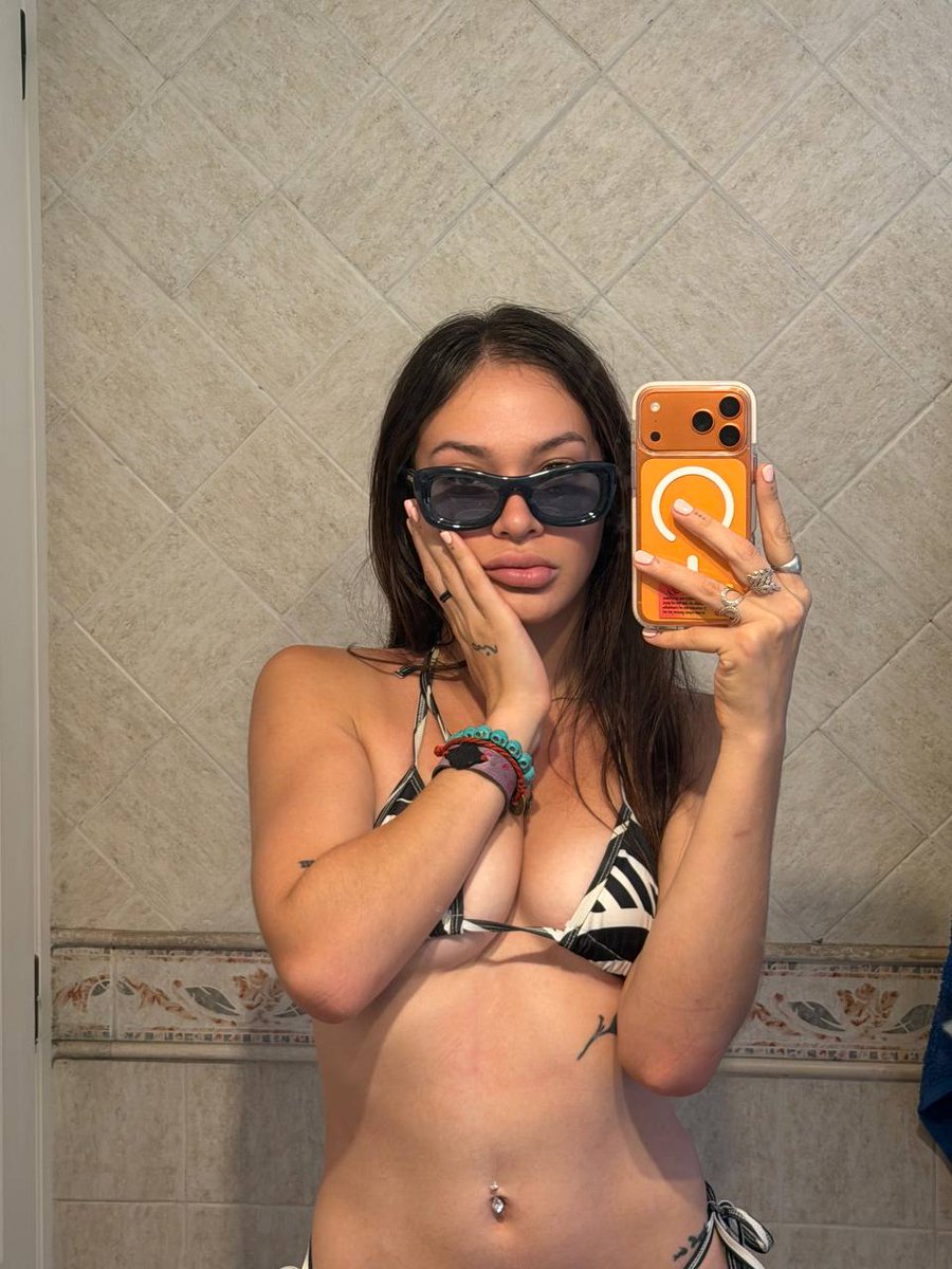 Chloé & Camille tweet media