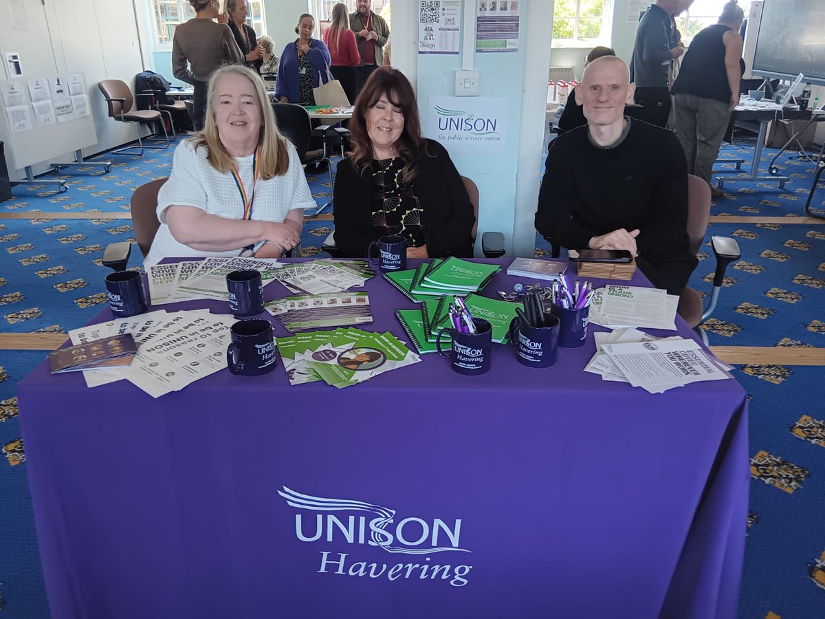 HaveringUnison's tweet photo. UNISON Havering at the Employee Roadshow

UNISON Havering attended the Employee Roadshow at Havering Town Hall on Wednesday, speaking with staff about this year’s pay negotiations, employee rights, health &amp; safety and asked who to join.

Thank you to everyone who stopped to chat https://t.co/d15FHPCWqH