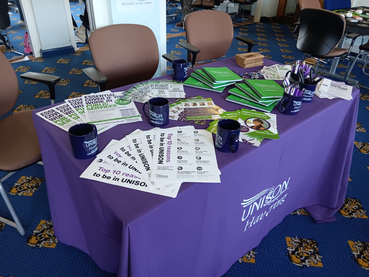 HaveringUnison's tweet photo. UNISON Havering at the Employee Roadshow

UNISON Havering attended the Employee Roadshow at Havering Town Hall on Wednesday, speaking with staff about this year’s pay negotiations, employee rights, health &amp; safety and asked who to join.

Thank you to everyone who stopped to chat https://t.co/d15FHPCWqH