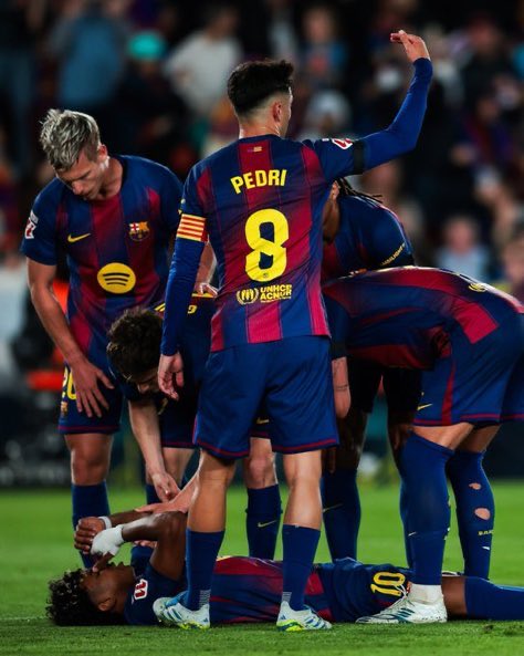 🚨 DECLA |

🇪🇸 Hansi Flick sur la blessure de Lamine Yamal :

🗣️“Ce n’est pas facile. Nous devons gérer cette situation, il doit aussi la gérer et en tirer des leçons. Il reviendra plus fort et aidera l’équipe à être plus forte qu’elle ne l’est actuellement !”