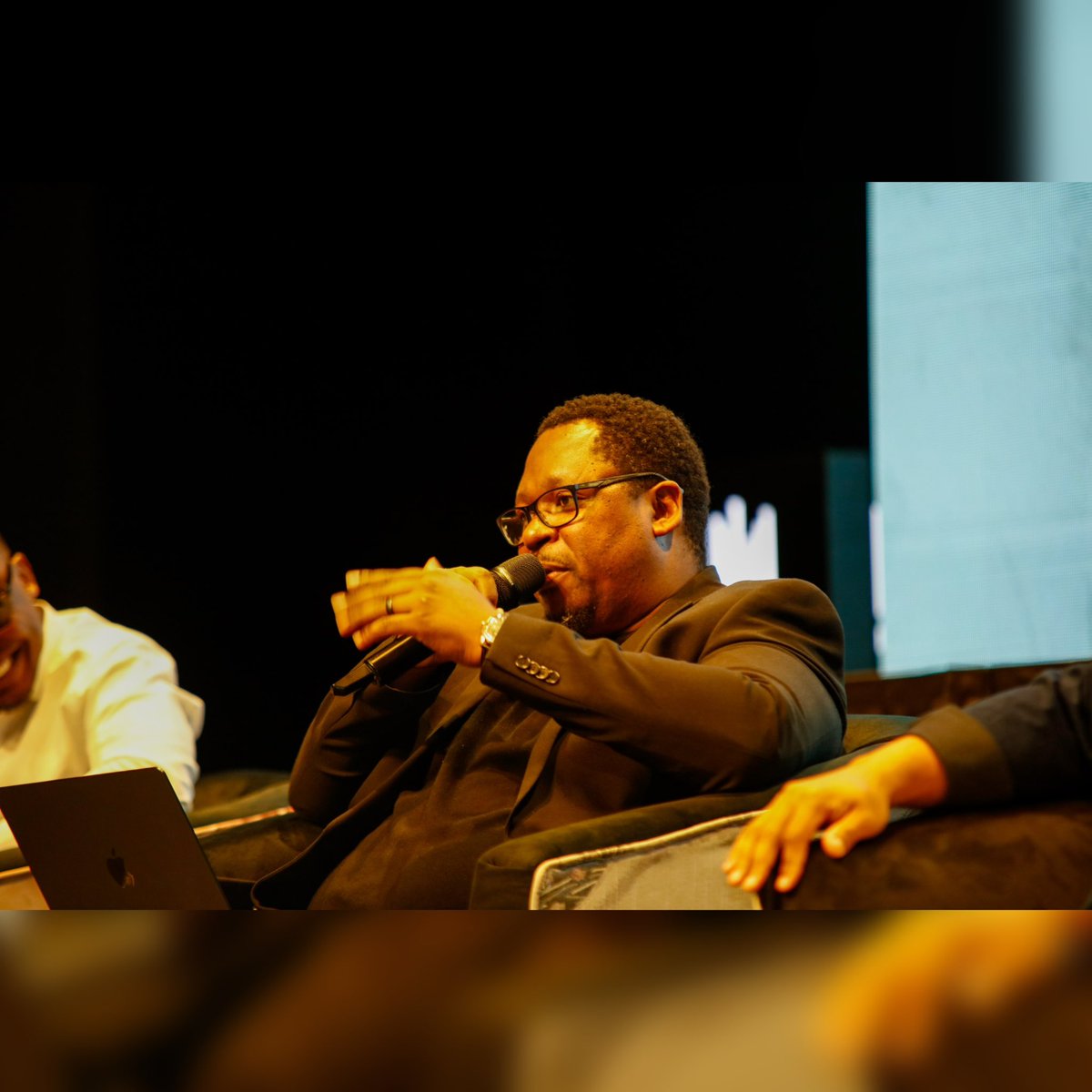 SAMROMusic's tweet image. Part 3: Highlights from the @metrofmsa Music Conference with Sales and Licensing GM, Karabo Senna sharing valuable insights on the business of music.

Proud to back the creators and composers behind the music we love.

#samro #MusicBusiness #musiclicencing