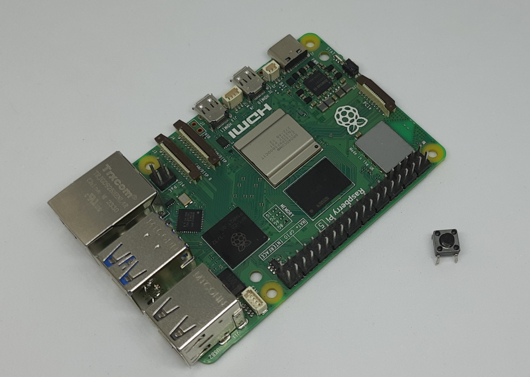 peppecassibba's tweet image. #RaspberryPi shutdown button: one press, safe power off. 🔌🍓
Wiring + settings. Includes a #Python script to avoid shutdown options.
peppe8o.com/shutdown-butto… #IoT #peppe8o