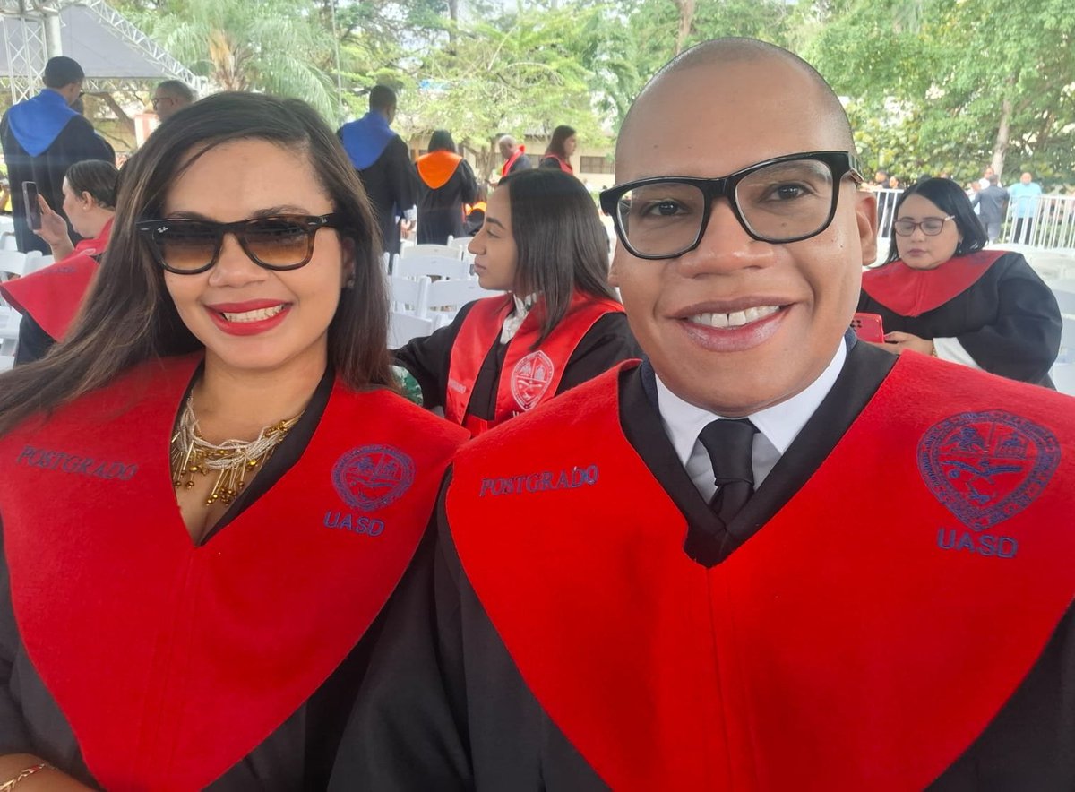 FiscaliaPP's tweet photo. Fiscal Titular Kelmi Duncan y  Mailys Cid, culminan con éxito su formación en Derecho Constitucional en la Universidad Autónoma de Santo Domingo.

Un paso firme hacia la defensa de la justicia y el fortalecimiento de nuestra democracia. 

¡Felicitaciones por este gran logro! 🌟 https://t.co/1RZOCbVkR8