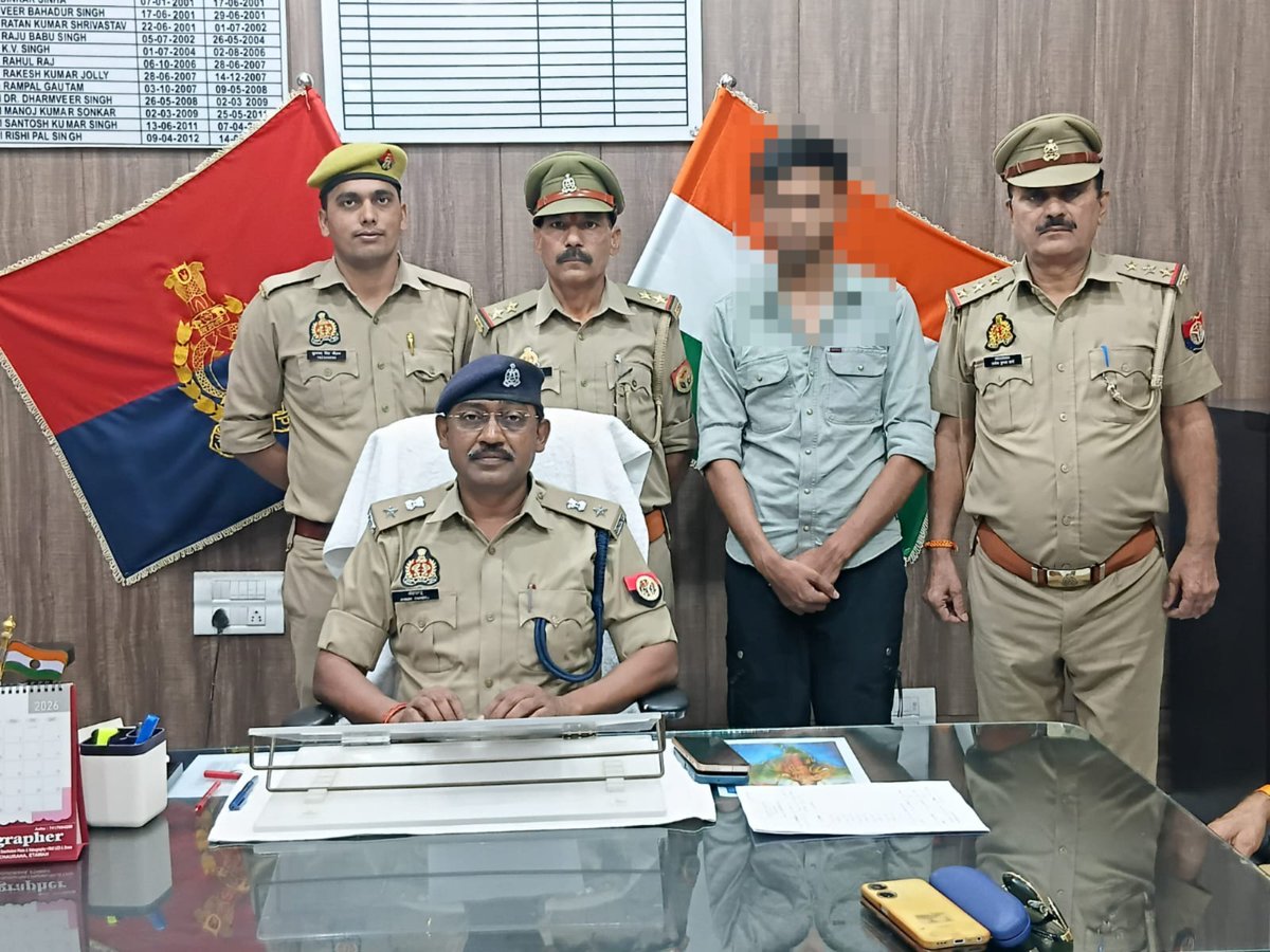 etawahpolice's tweet image. #Etawahpolice
#Goodwork
इटावा पुलिस द्वारा साइबर फ्रॉड के अभियोग से सम्बन्धित 01 अभियुक्त गिरफ्तार । 
“बिग डैडी एप” के माध्यम से लालच देकर लोगों से निवेश कराकर करता था साइबर ठगी।