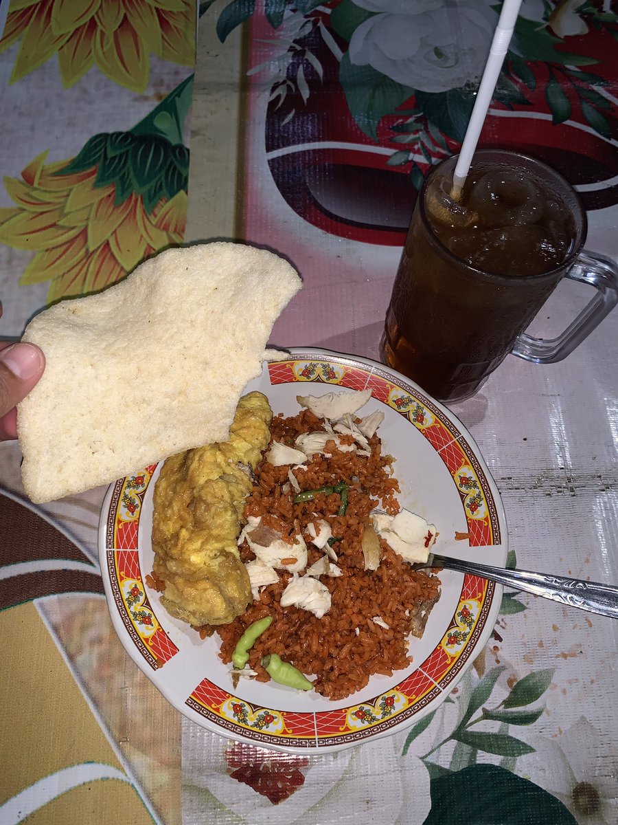 es_tehtawar__'s tweet image. Nyobain yg katany nasi goreng Mang Ujang lejen dr 2000 #surabaya