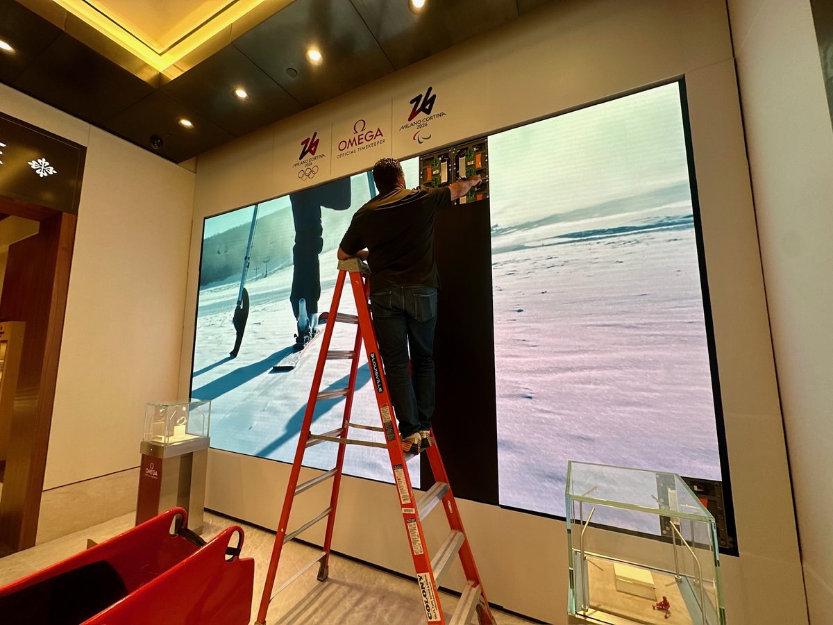 DSignageTweets's tweet image. Modular LED is built for business agility: swap a tile, not the wall. Scalable sizes, faster service, and higher uptime for immersive, engagement-driven environments. #DSignage #InnovateToGrow #leddisplays