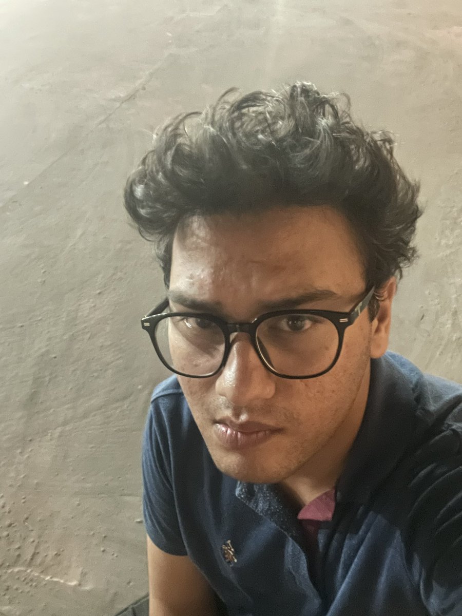 impulseibbii's tweet image. still at #university  #rehearsals #hardwork #ilikehowilooksoitookaphoto #lockedin