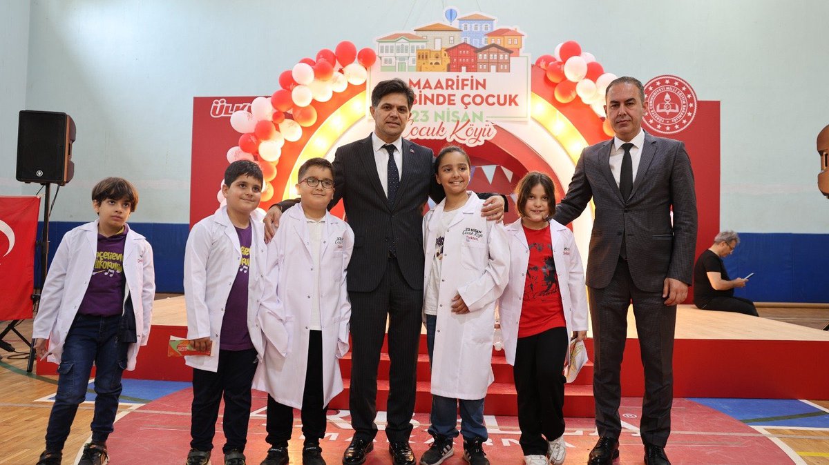MersinMEM's tweet photo. İl Millî Eğitim Müdürü Muhammed Özdemirci, Yenişehir Mahmut Arslan Anadolu Lisesinde düzenlenen "Maarifin Kalbinde Çocuk" etkinliğine katıldı. 👧🏻👦🏻

🔗 https://t.co/yN0ctbeVGa

@tcmeb
@Yusuf__Tekin 
@MersinValiligi 
@valiatillatoros 
@Muhammed0744 https://t.co/zH8XwxuQJ6