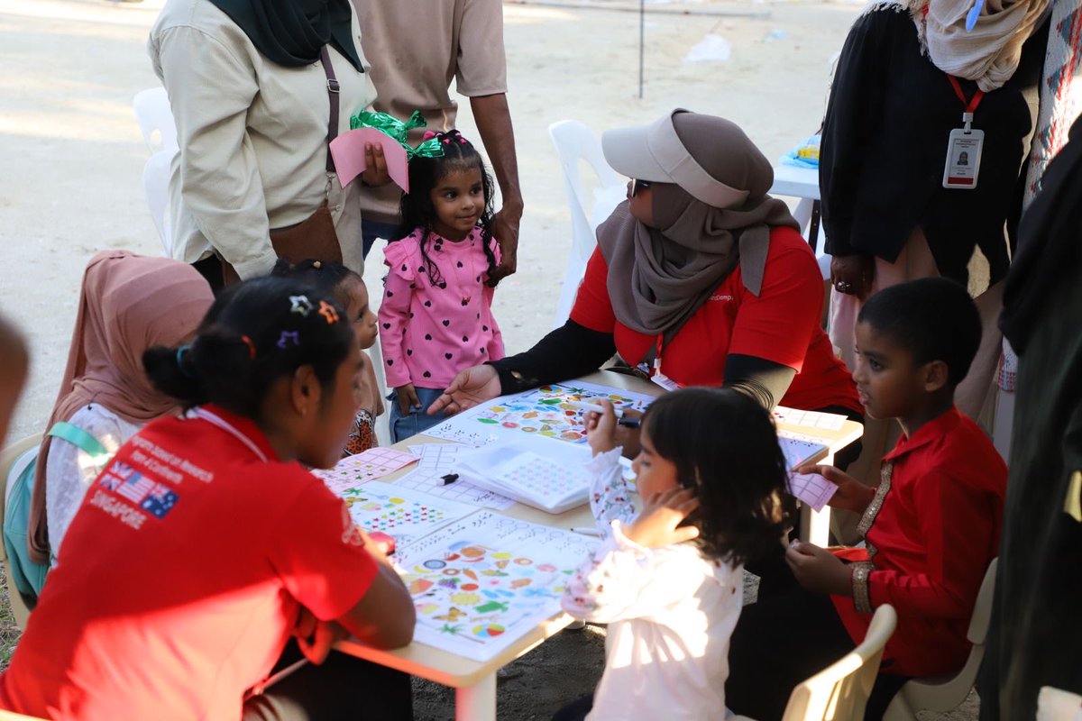 މި ހަވީރުގައި ދިވެހިބަހުގެ އެކެޑަމީއާއި 5 ޕްރީ ސްކޫލަކާއި އިސްލާމީ ކަންތައްތަކާއި އައުޤާފާ ބެހޭ ވުޒާރާއިން ތަފާތު ހަރަކާތްތަކާއި ބަހުގެ ކުޅިވަރުތައް ބޭއްވެވި. އަދި ލިޔުންތެރީންގެ ގުޅުމާއި އަލިމަސް އިންސްޓިޓިއުޓުން މި ހަވީރުގައި ބައިވެރިވި.