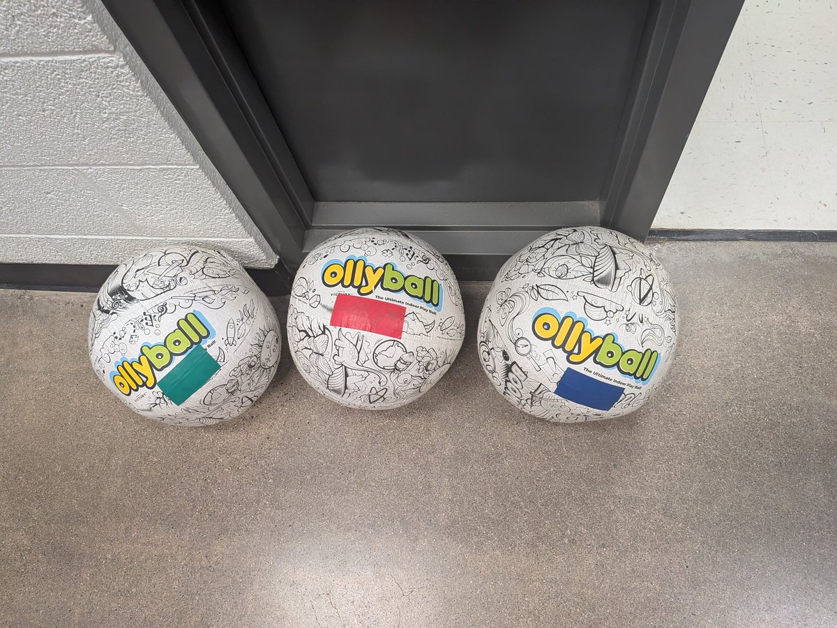 ElemPE1's tweet photo. @timgtaggart1 @TheOllyBall Exactly! I just taped colors on them so students know which one is theirs. https://t.co/7q8IDwUDVN