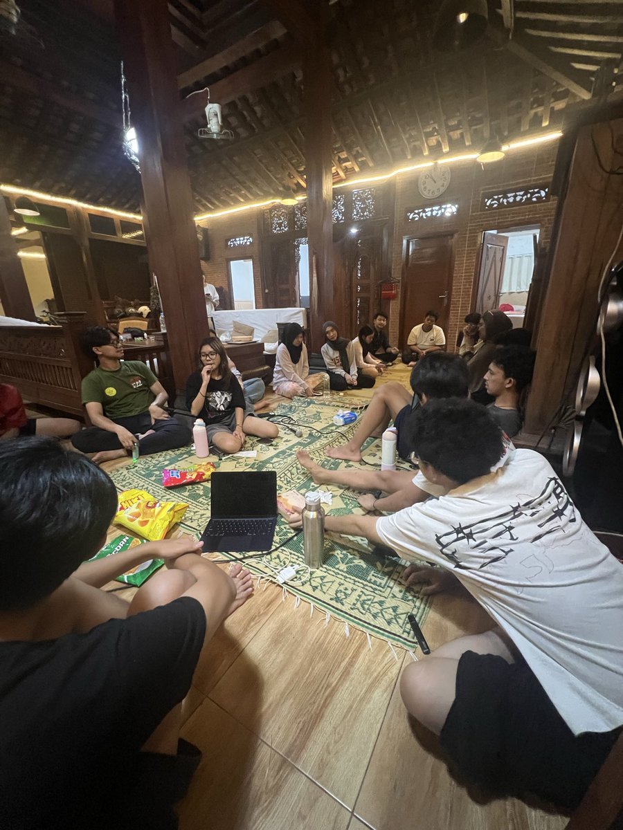 wrongkarwai tweet media