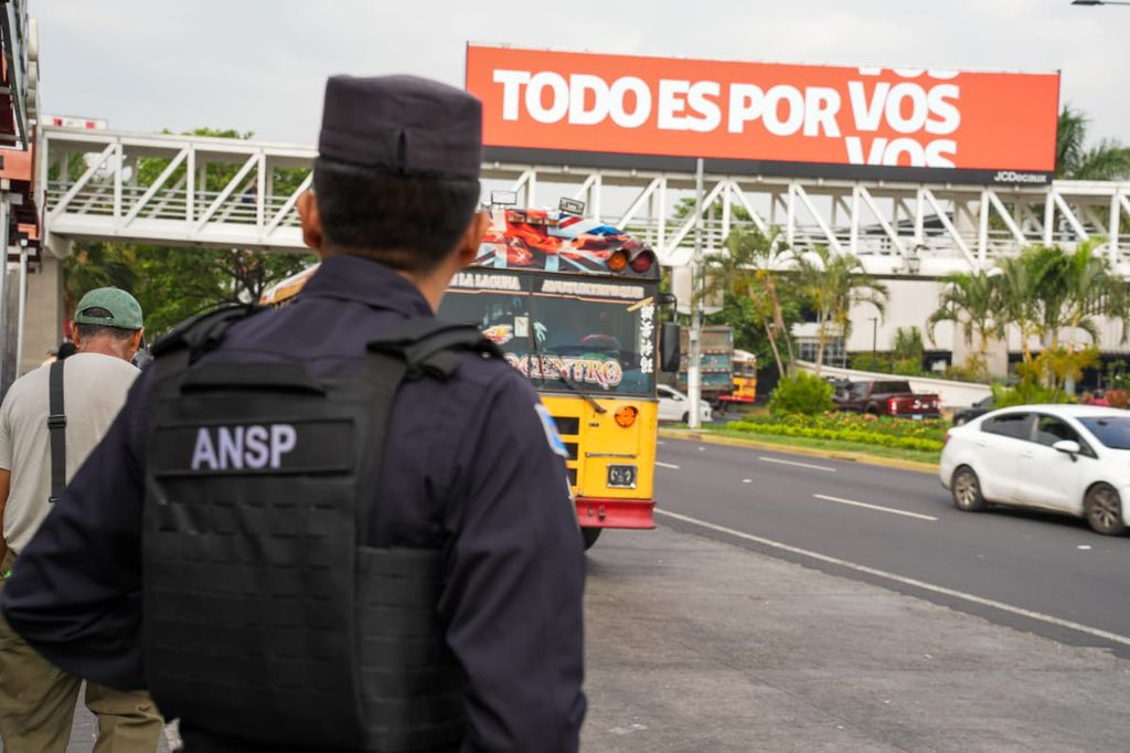 PNC El Salvador tweet media
