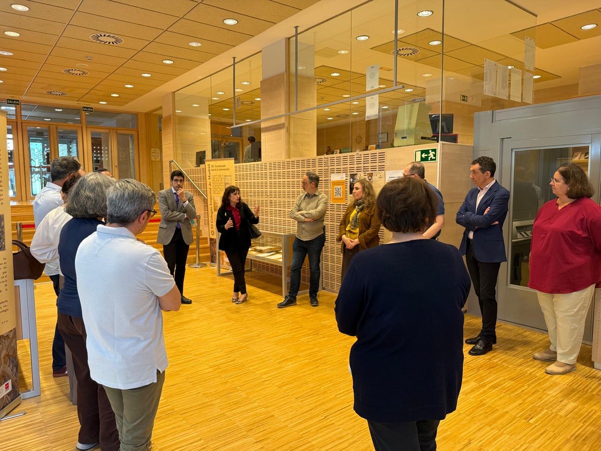 Comillas_biblioteca tweet media