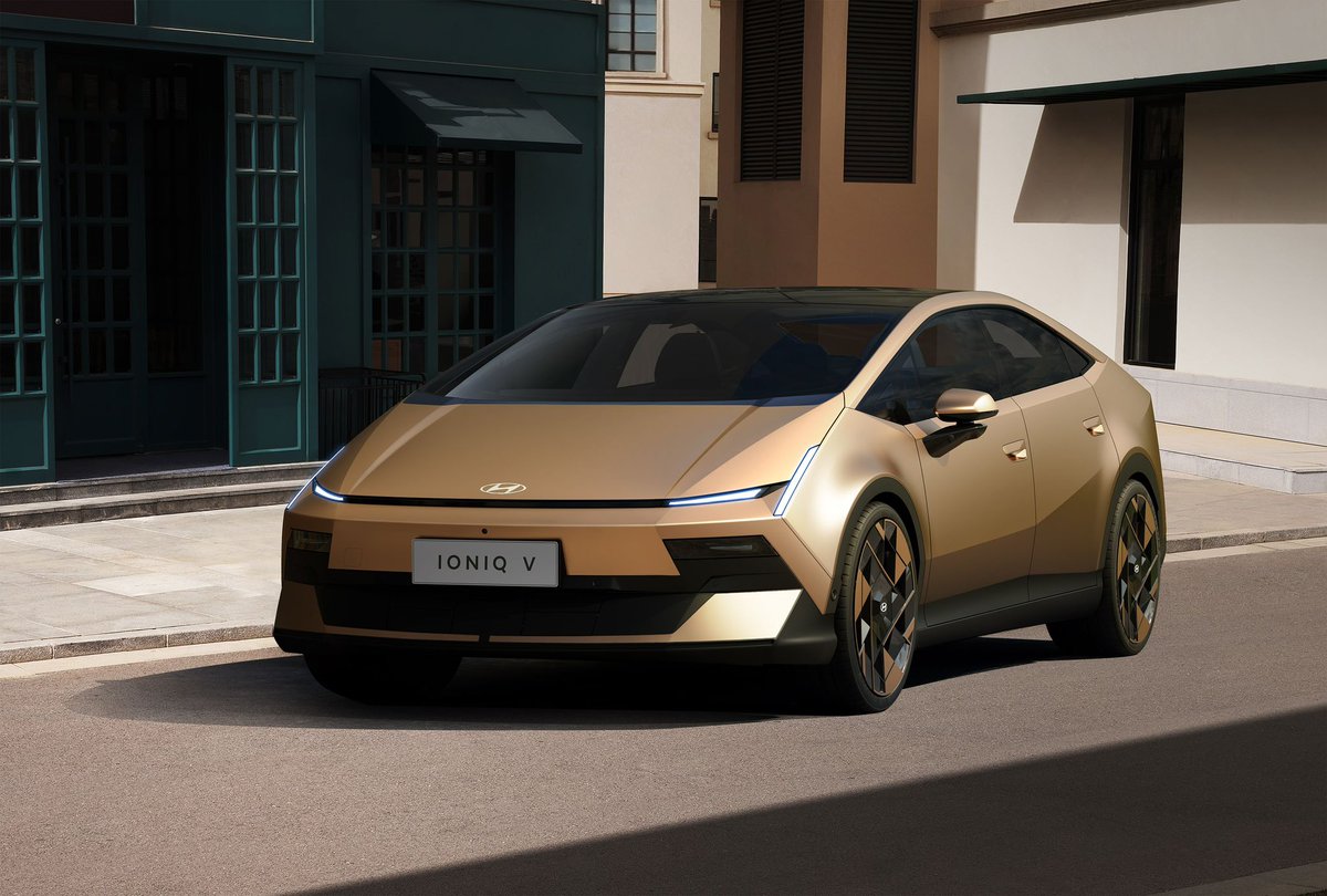 cole_marzen's tweet image. The 192.9-inch-long 2027 Hyundai Ioniq V makes its world premiere with the automaker’s scalable E-GMP platform, Venus-inspired styling, 800-volt technologies, a large 27.0-inch display with 4K resolution, as well as a CLTC-estimated 373 miles of electric range. #Hyundai #IoniqV