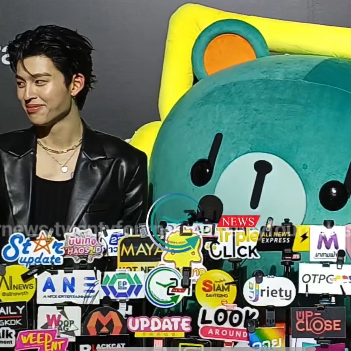 🎤: ตอนนี้น้องเพิ่มพูนกี่ขวบแล้วนะคะ
🧑🏻: สองขวบกว่าแล้วครับ
🎤: โตเร็วจังเลย เคยเห็นตอนนู้นตัวนิดเดียว คุณพ่อคุณแม่ยังต้องคอยอุ้มอยู่เลย
👶🏻: พี่เพิ่มโตแย้วฮะ🥳

🎤: ช่วงนี้งานยุ่งกันมากเลยใช่มั้ยคะ ทั้งปะป๊าแล้วก็หม่าม้าพี่เพิ่ม
🧑🏻: ฮ่าๆ ก็นิดนึงครับ 
👶🏻: ไม่นิดนะปะป๊า!!