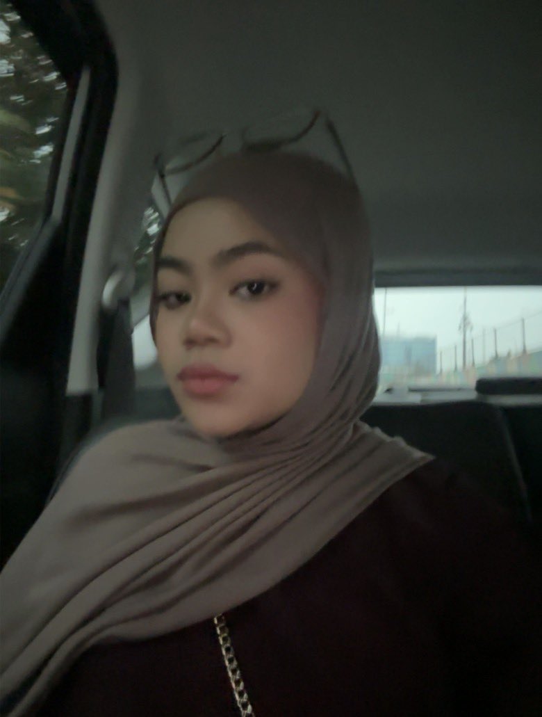 َ tweet media