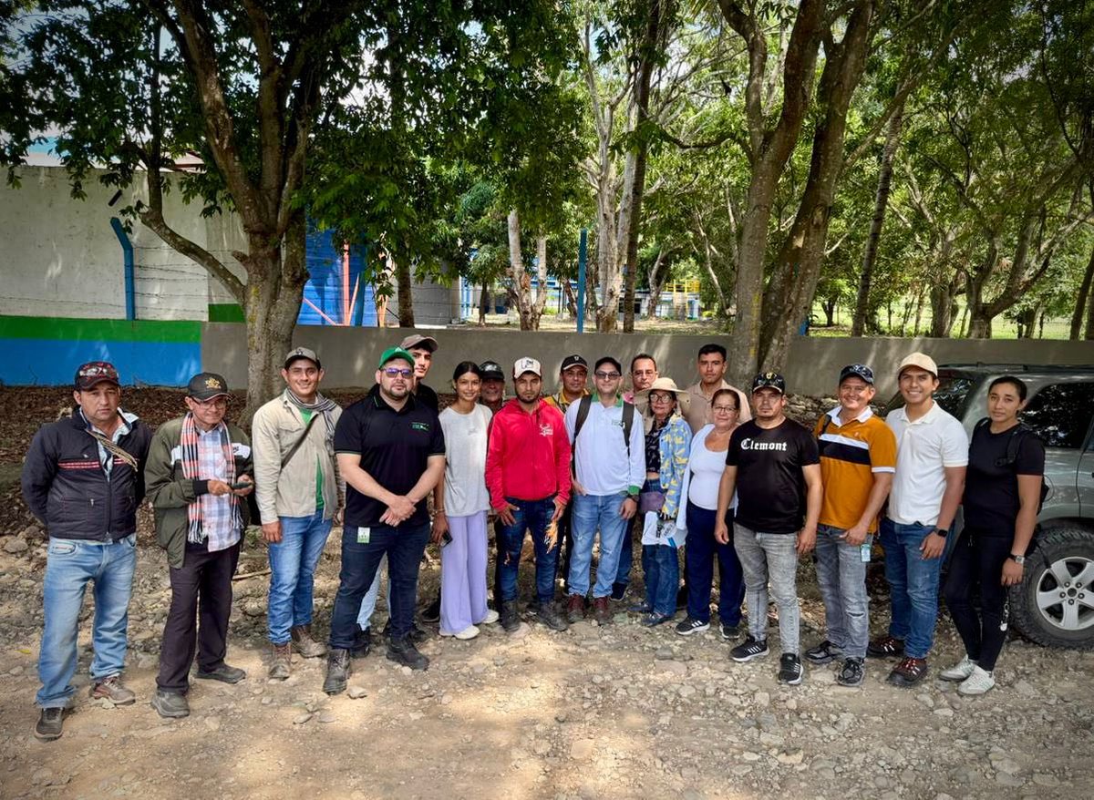 CENSGrupoEPM's tweet photo. En #Aguachica ⚡, líderes comunales se capacitan para impulsar proyectos que lleven energía a las veredas 🙌

Avanzamos en el levantamiento de información de viviendas sin servicio, fortaleciendo la estructuración de iniciativas y la gestión de recursos 💡📊

Trabajo articulado con la Alcaldía de Aguachica 🤝
 #CENS #CercaDeTi