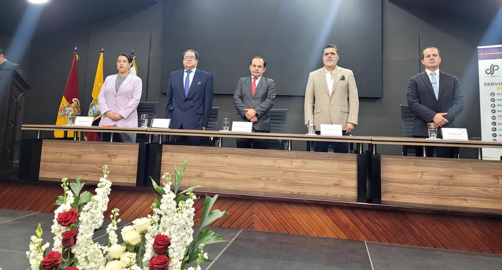 Defensoría Pública del Ecuador tweet media