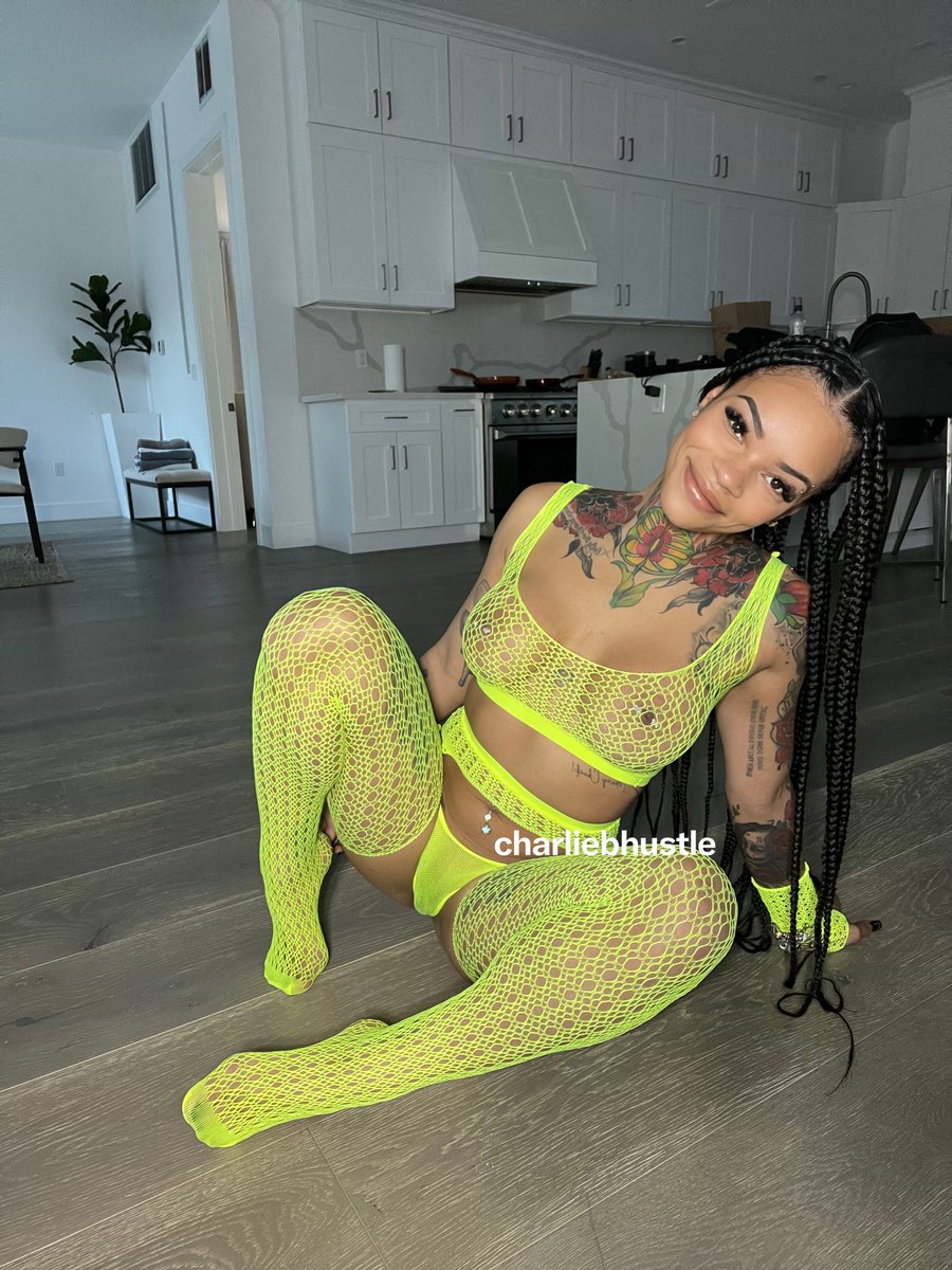 🆕IG:@charliebhustling tweet media