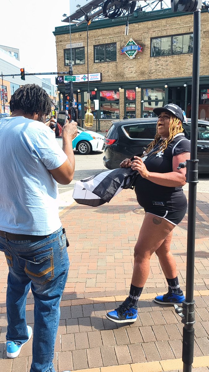 TheRealSoxChic's tweet image. We had fun shooting the Eff The #Cubs Up video at @Cubs although they called the police on us so we had to move to the other side of the street. CPD was cool asl &amp;amp; said the video looks nice 😄 it's all fun, at the end of the day it's Chicago Baby #SoxChic #CrosstownClassic