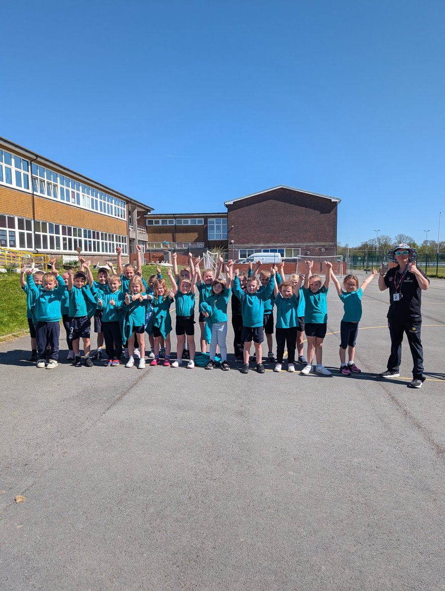 PembscoachSarah's tweet image. Proper cricket weather for compete day at @YGJ92! We had a brilliant day of cricket, great work in all sessions. Let's hope this weather continues! An amazing way to finish another busy week in schools.🏏🏴󠁧󠁢󠁷󠁬󠁳󠁿☀️
#WeAreWelshCricket
#Criced
#SportForAll