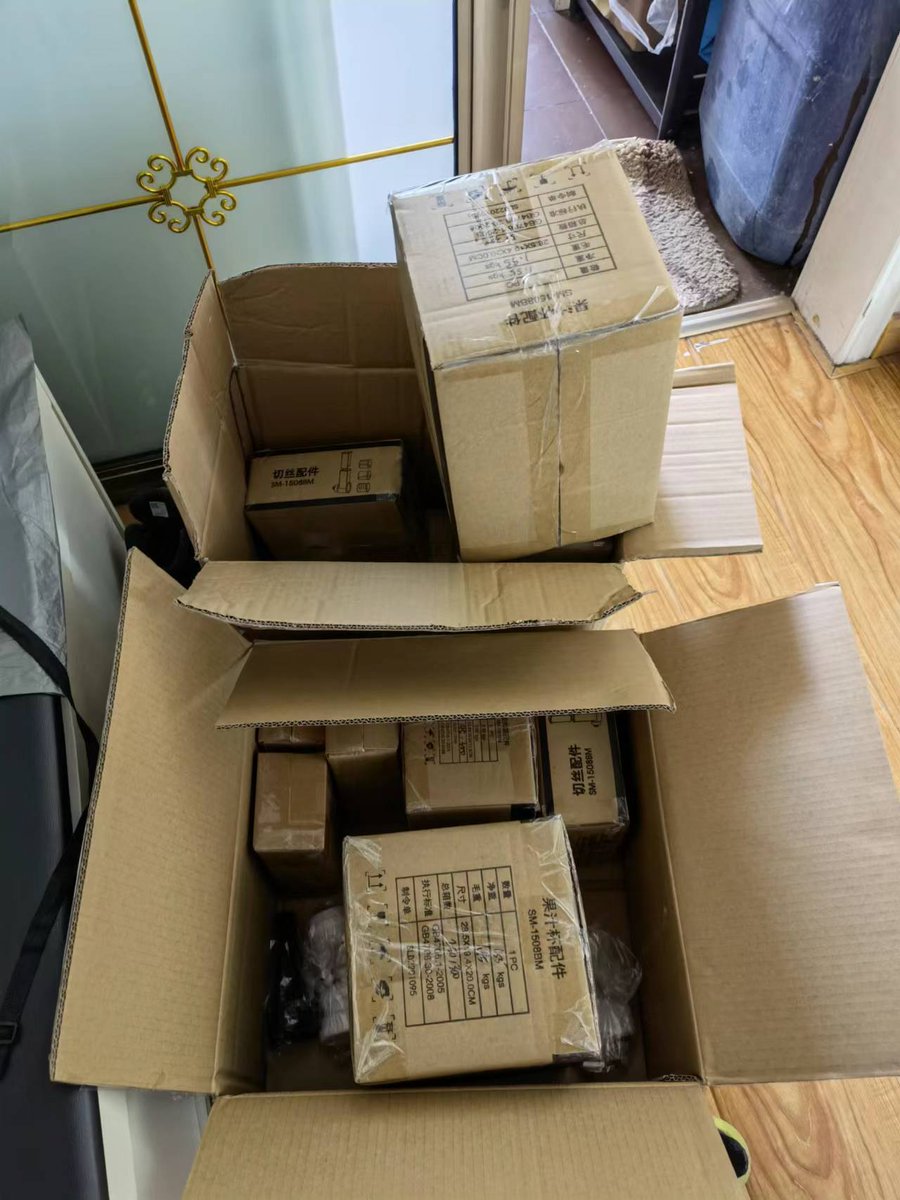 PlsLetMeReadXs's tweet image. Just unboxed my @BrandName order  The new [Product Type] is exactly what I needed—sleek, functional, and way better than expected! Who’s tried their gear  #Unboxing #BrandNameLove #MustHave