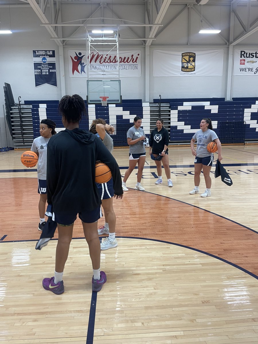 LUMO Women’s Basketball tweet media