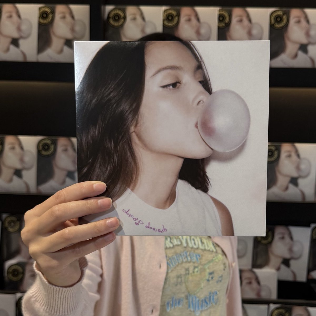 andre is so in love 🩷 tweet media