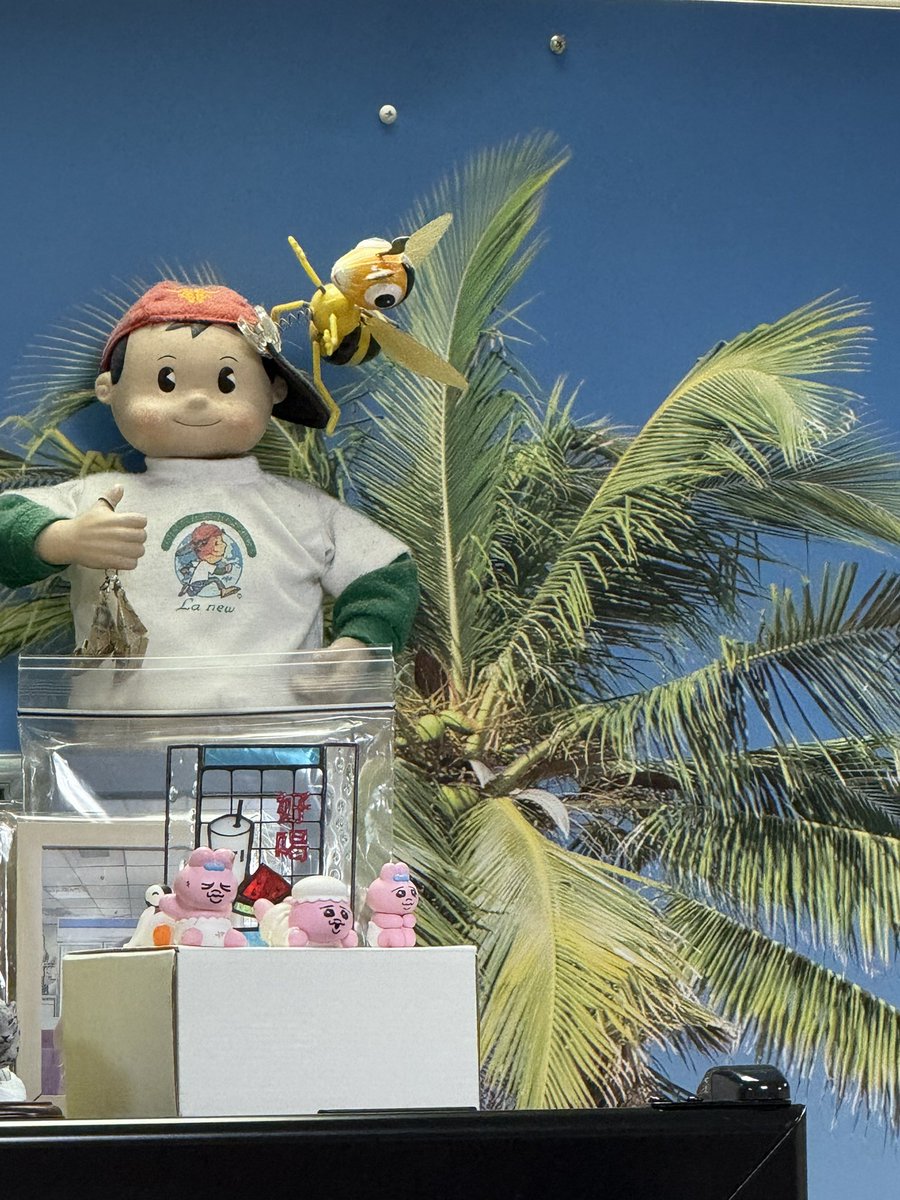 Jm7nC's tweet image. スイカジュースも飲んできました🍉
前にお渡ししたスイカジュース面格子、オパンチュウサギの後ろに おりました！😊
お店に行く事があったら探してみてくださーい。
#台北
#TTI