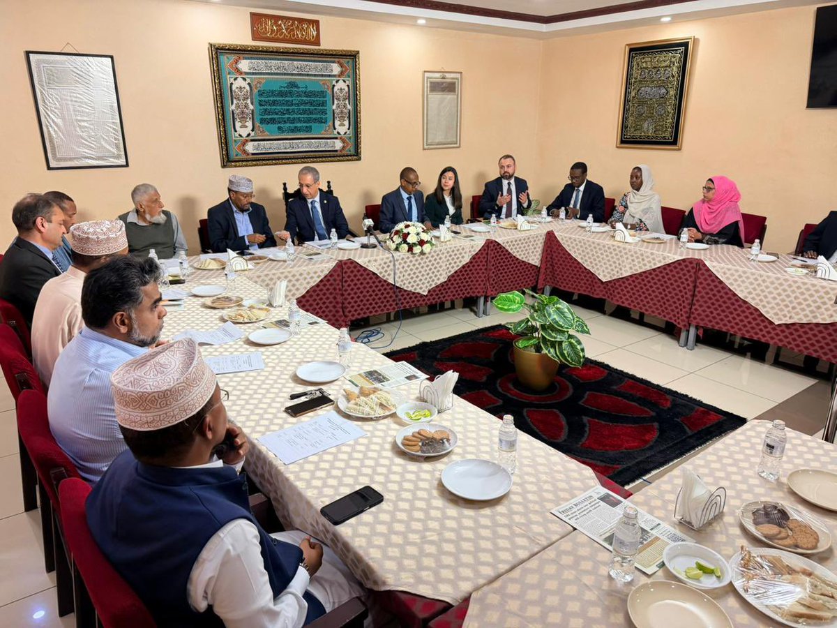 ORAC_Kenya's tweet photo. Kenya’ya gerçekleştirdiği bilgi edinme ziyareti kapsamında, Milletvekili Prof. Dr. Abdurrahim Dusak’a eşlik ettik. Ziyaret çerçevesinde SUPKEM, Jamia Mosque Committee ve NAMLEF yetkilileriyle görüşmeler gerçekleştirilerek Kenya’daki Müslüman toplumunun yaşam koşulları, durumu ve https://t.co/7PJVr2Bn31