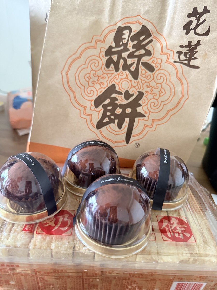 謝謝私密圈寶寶帶我來吃鐵板燒🥰

還帶了杜拜巧克力跟名產送我😍

滿滿的感動辛苦你了❤️

下一次見😘

#人妻私密圈 https://t.co/0lCVn3izlU