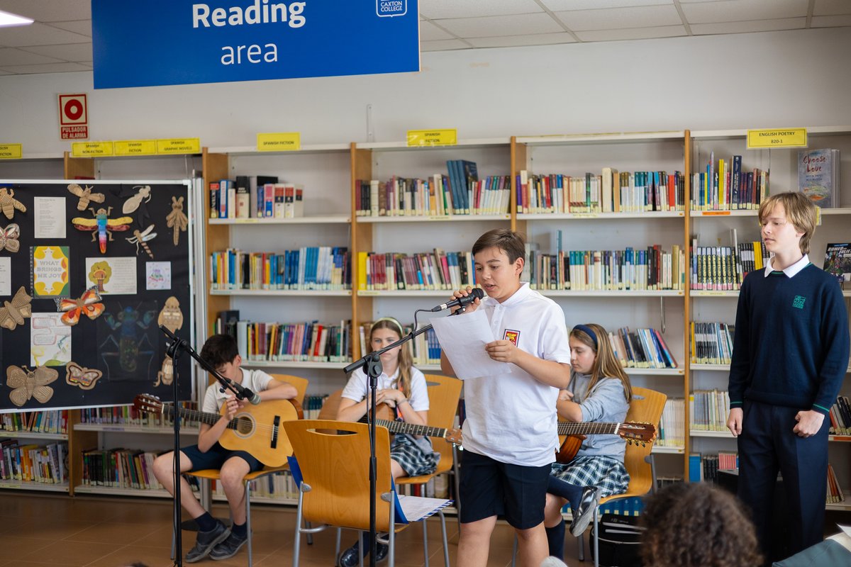 CaxtonCollege's tweet photo. Lo que me hace feliz. Con motivo del #DíaInternacionaldelLibro Celebramos la lectura con este precioso poema de un alumno de Year 8. https://t.co/nruzKnWA6z https://t.co/3aSW1MhysC