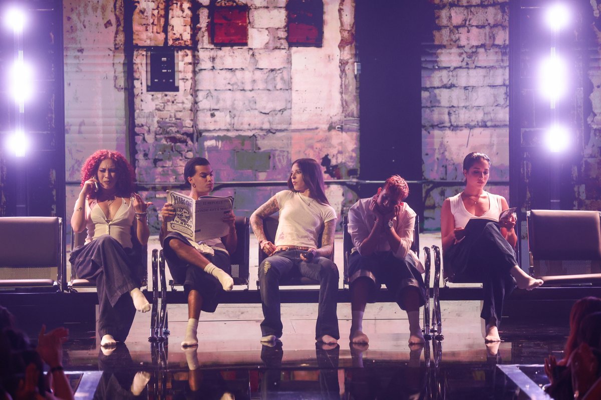 <a href="/itsyoungmiko/">it’s baby miko 💗</a> transformed the Billboard Latin Women in Music stage into a masterclass of flow and charisma with her performance of "BIAF <3," where she was honored with the Unstoppable Award. 🏆

Claiming her status as a cultural force whose impact resonates beyond the charts!🦂