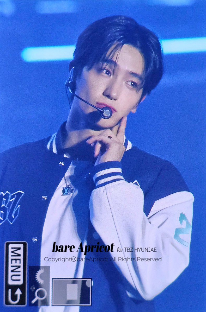 𝒃𝒂𝒓𝒆 𝑨𝒑𝒓𝒊𝒄𝒐𝒕 tweet media