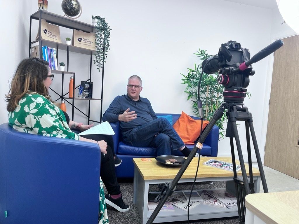 Select_Tech's tweet photo. Amazing day filming for The Kent Business Show Show.
 
Sun is shining, the weather is sweet, surrounded by Lego, Oreos and sheep talking about the "perfect trio" - AI, Automation and People
 
Discussing why everything is better in business when all three work together! https://t.co/sXjSRIPhy8