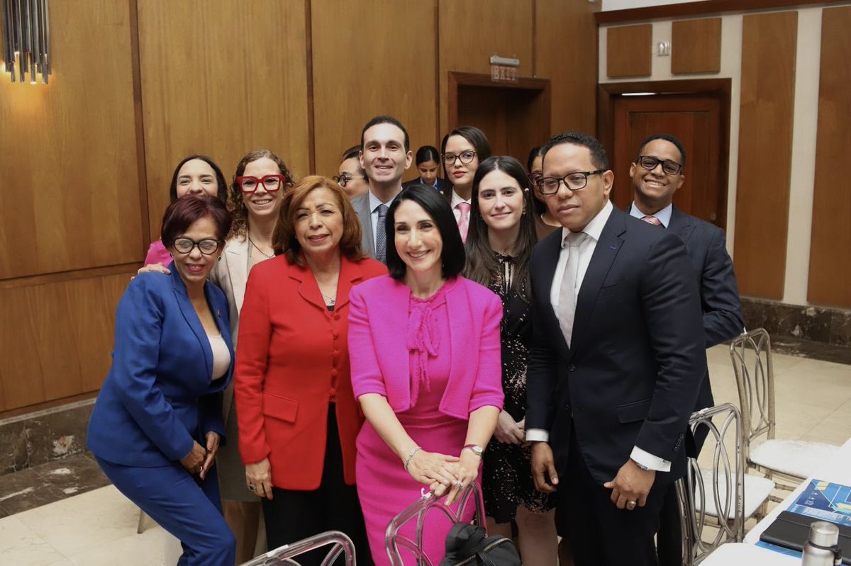 CONANIRDo's tweet photo. ⚖️ ¡Una reforma de todos y de todas!

El primer borrador del anteproyecto de reforma de la Ley 136-03, presentado al Comité Consultivo de Alto Nivel y al Directorio Nacional del CONANI, es resultado de un riguroso trabajo técnico. https://t.co/KGwct40apx