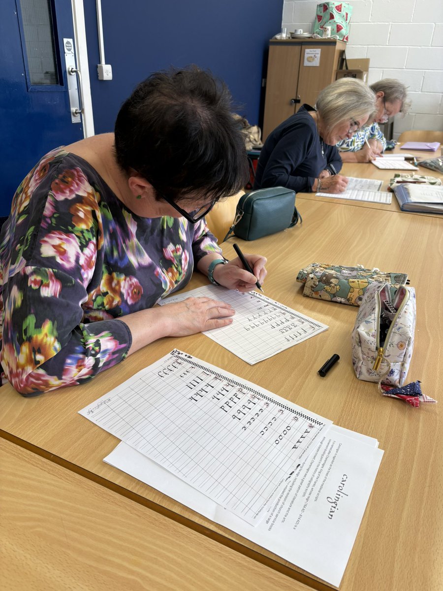CreativeCallig's tweet photo. My Friday group at @OceanRoadCA are back for a new term and we’re making a start on Carolingian script. Lovely sunlight streaming through the windows onto our practice pages today! https://t.co/poovUVcOTF