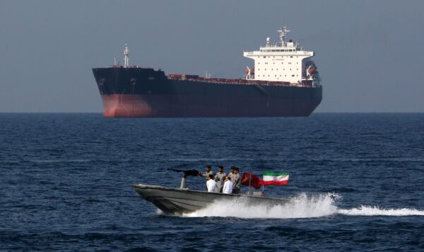 evafmec's tweet photo. Irán exhibe los barcos portacontenedores secuestrados y recrudece sus amenazas ► https://t.co/MJbJFPS6ai https://t.co/u8zmtA76vQ