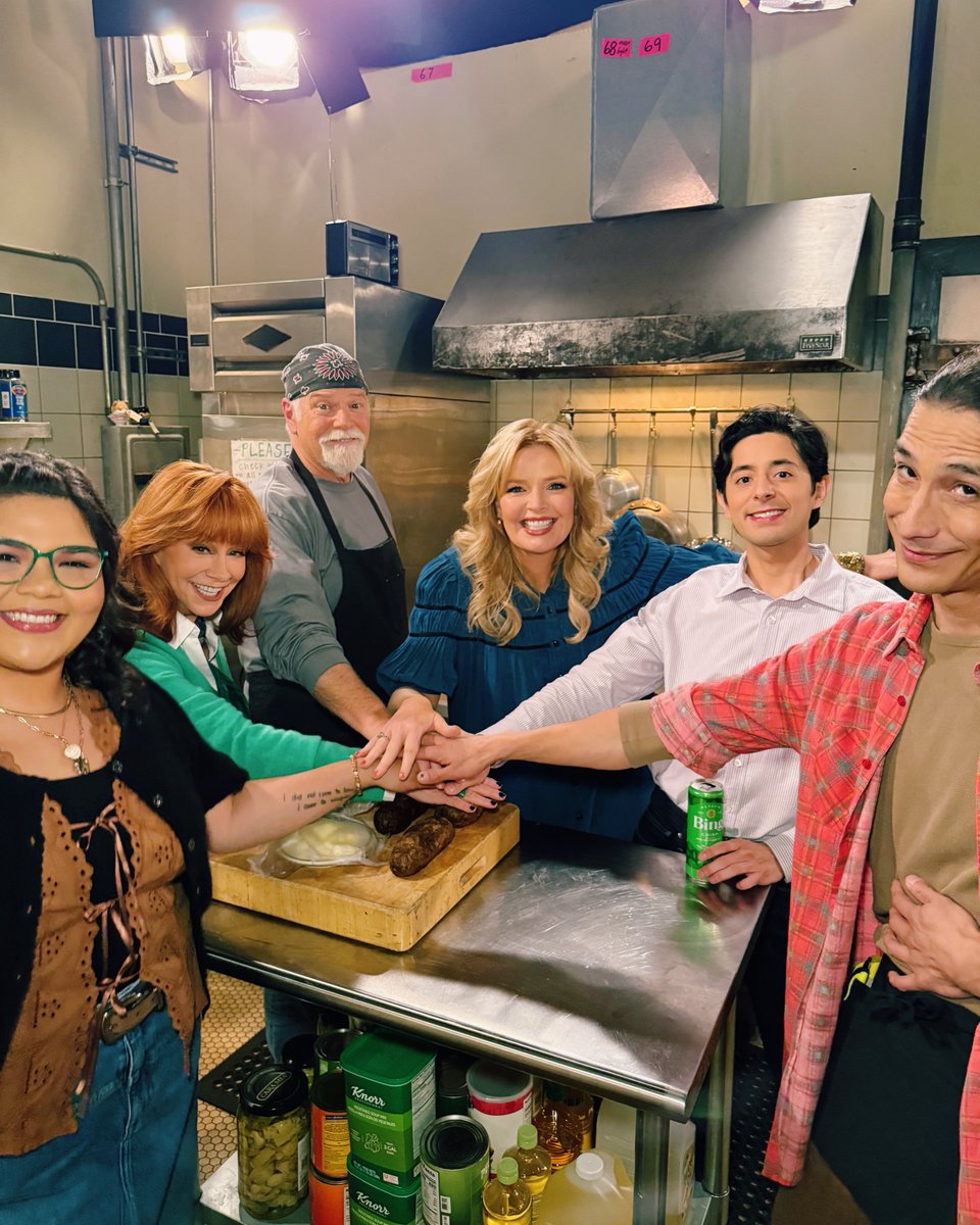 Reba McEntire tweet media