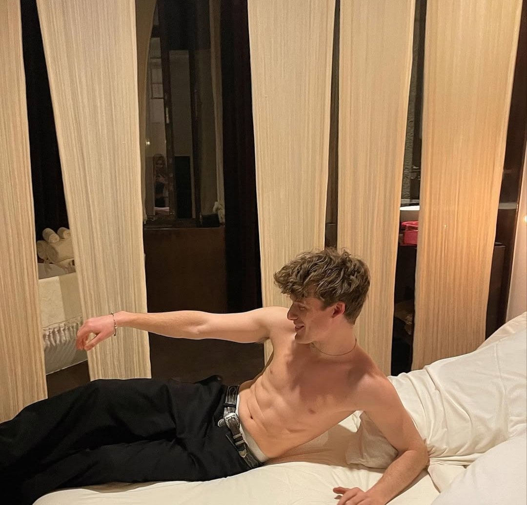 𝘮𝘢𝘹 tweet media