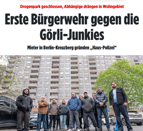 Taykra's tweet image. #Berlin: Seit der Görlitzer Park nachts geschlossen wird, haben sich die Probleme nur verlagert – in die Hochhäuser nebenan. Mieter haben ihre Wohnungstüren gesichert, Überwachungskameras installiert. Nichts hilft. Jetzt haben die Kreuzberger eine Haus-Polizei gegründet.